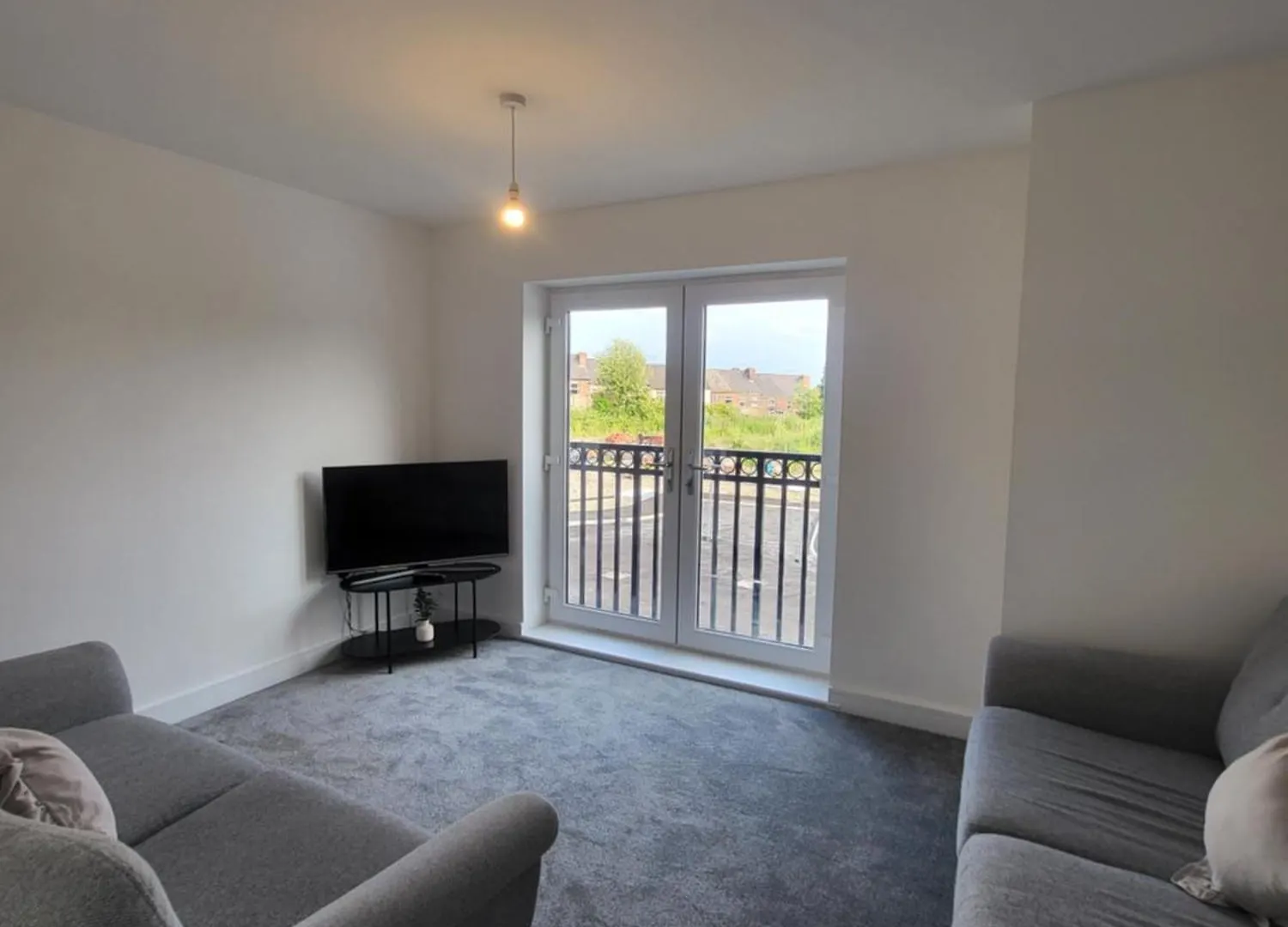 Stylish 3-Bed Home With Parking & Garden New Rotherham Development Casa vacanze